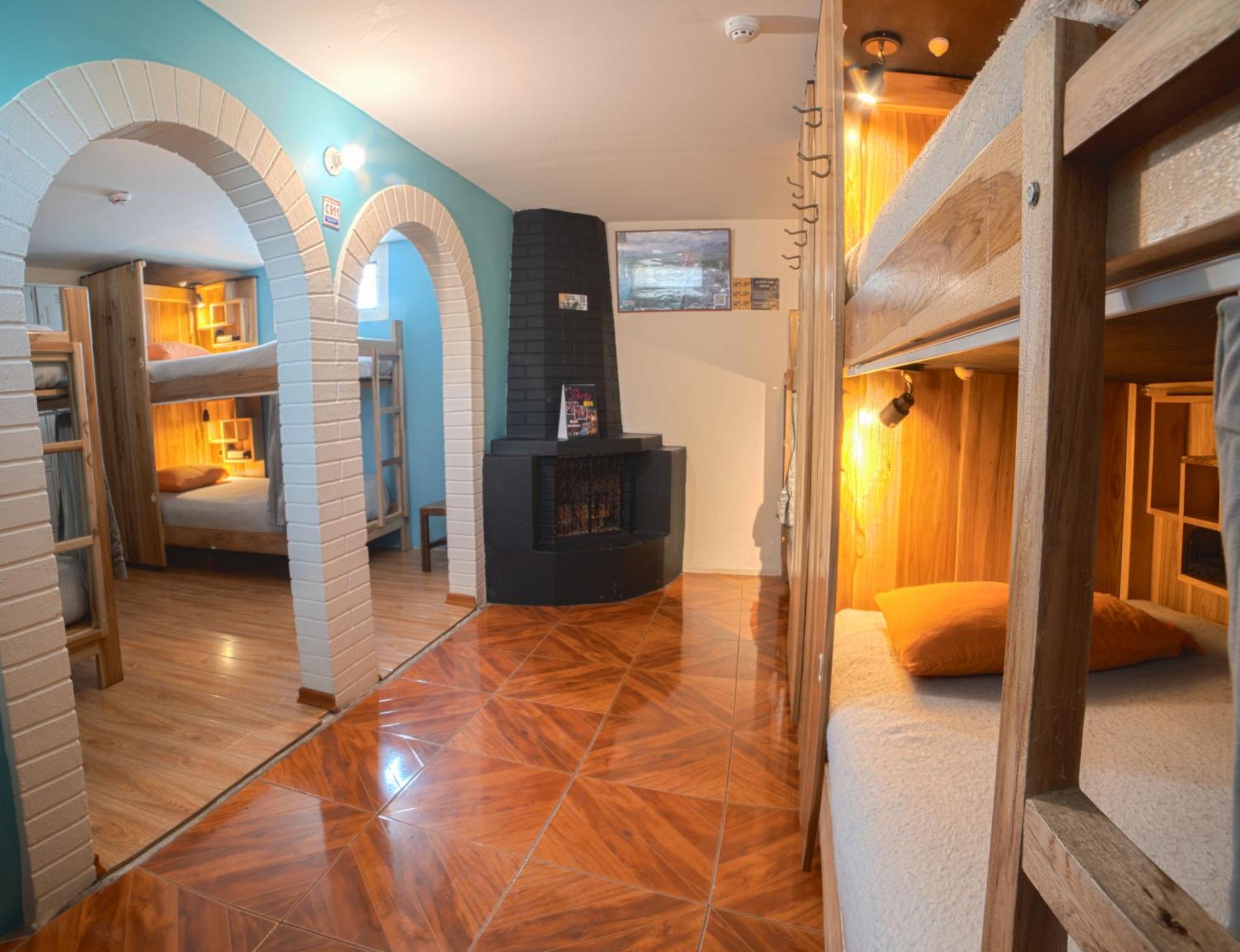 The Secret Garden Hostel Quito Exterior foto