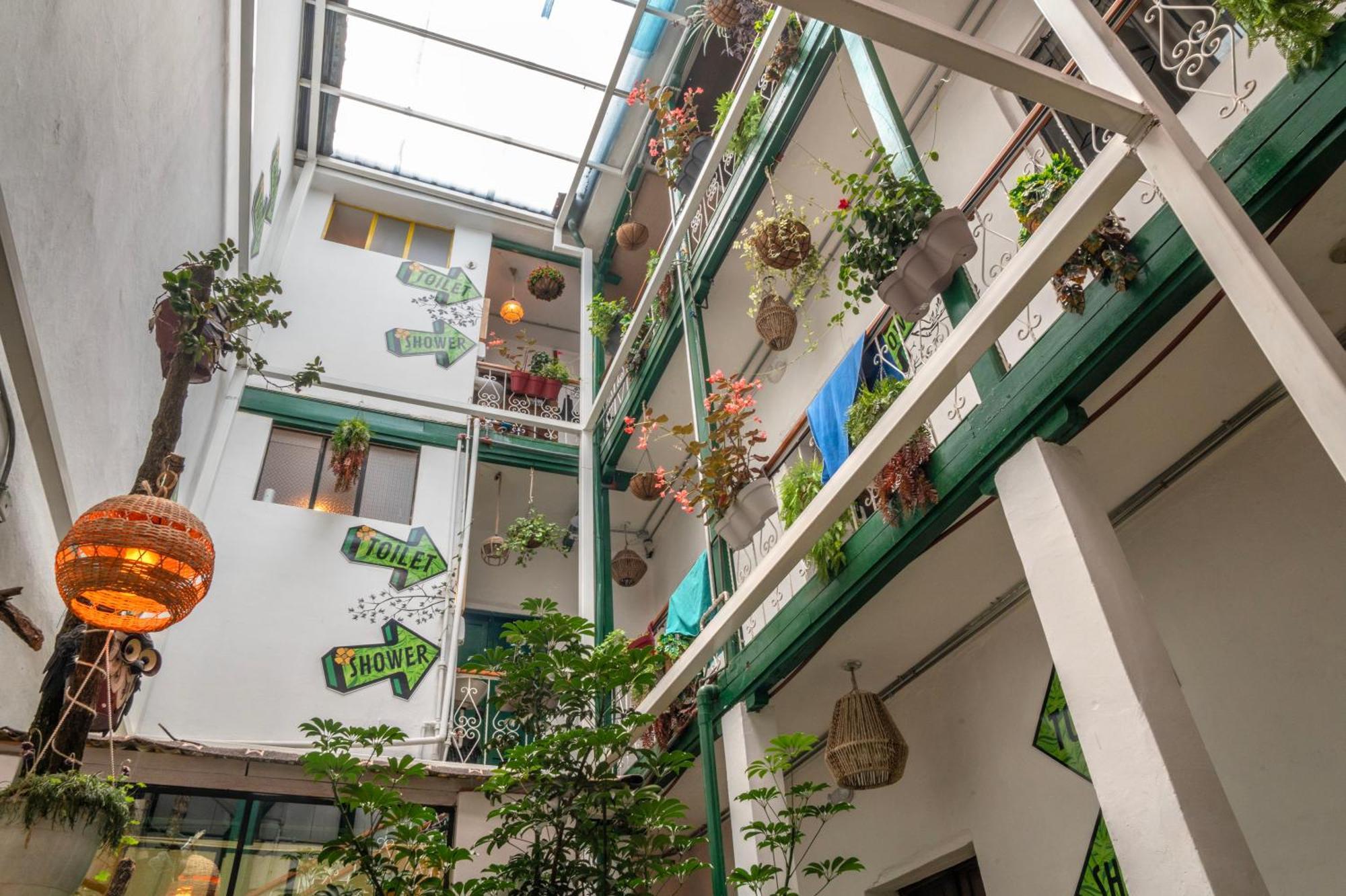 The Secret Garden Hostel Quito Exterior foto