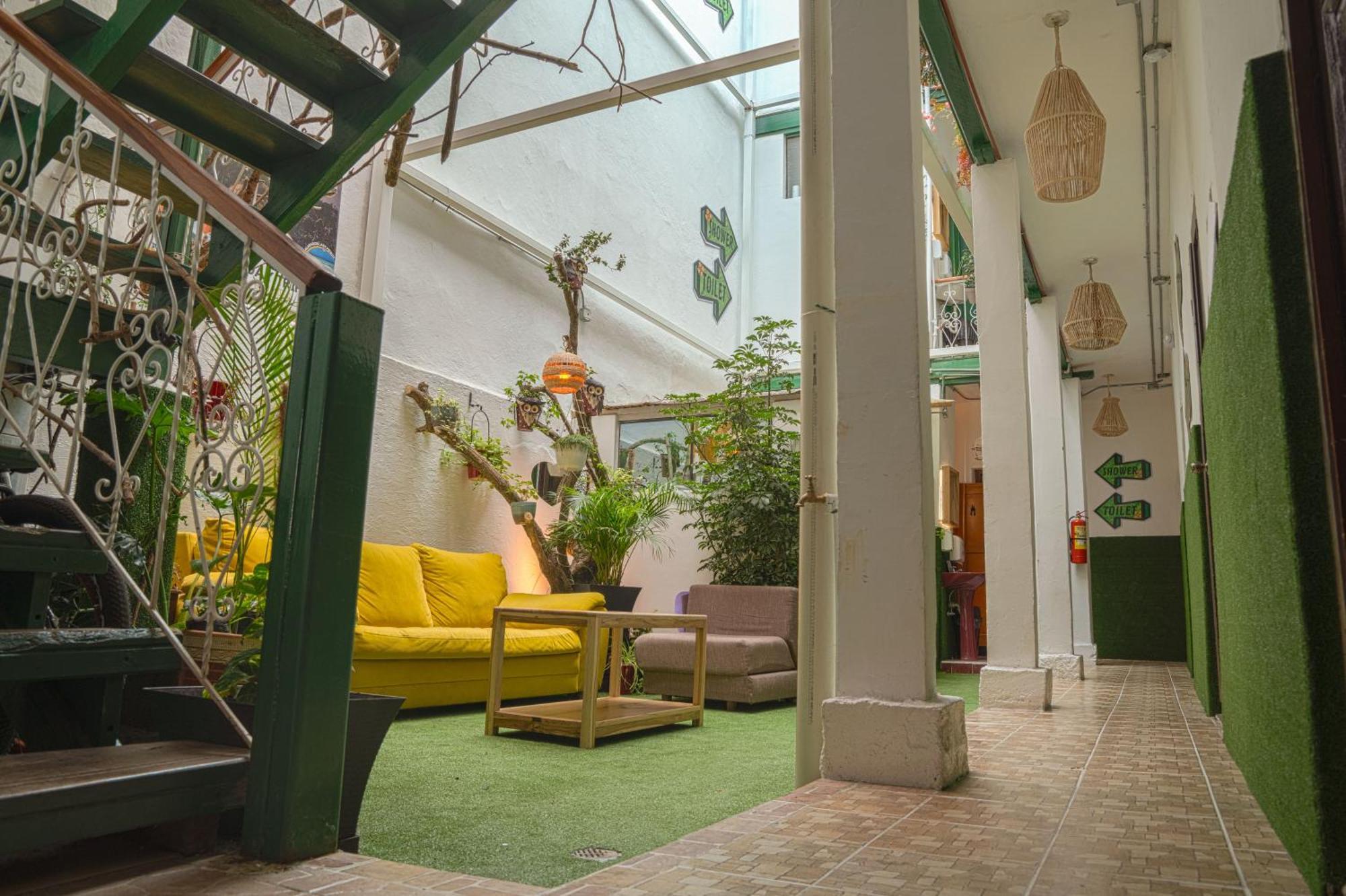 The Secret Garden Hostel Quito Exterior foto
