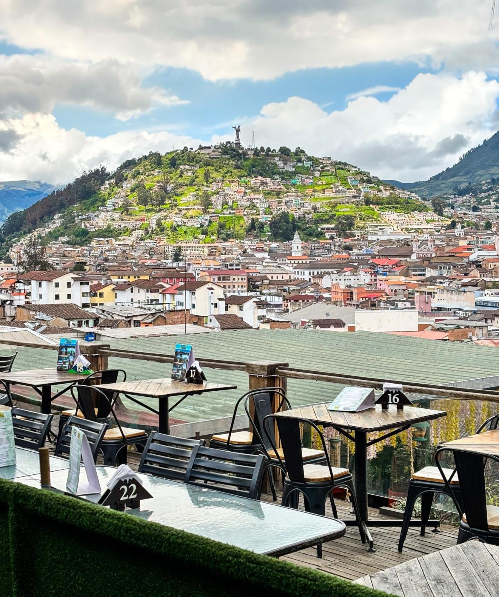 The Secret Garden Hostel Quito Exterior foto