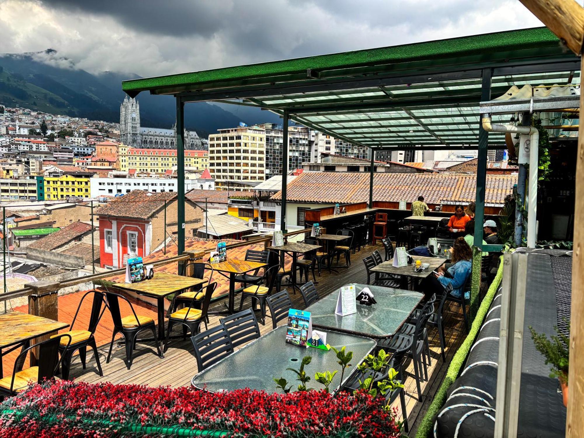 The Secret Garden Hostel Quito Exterior foto