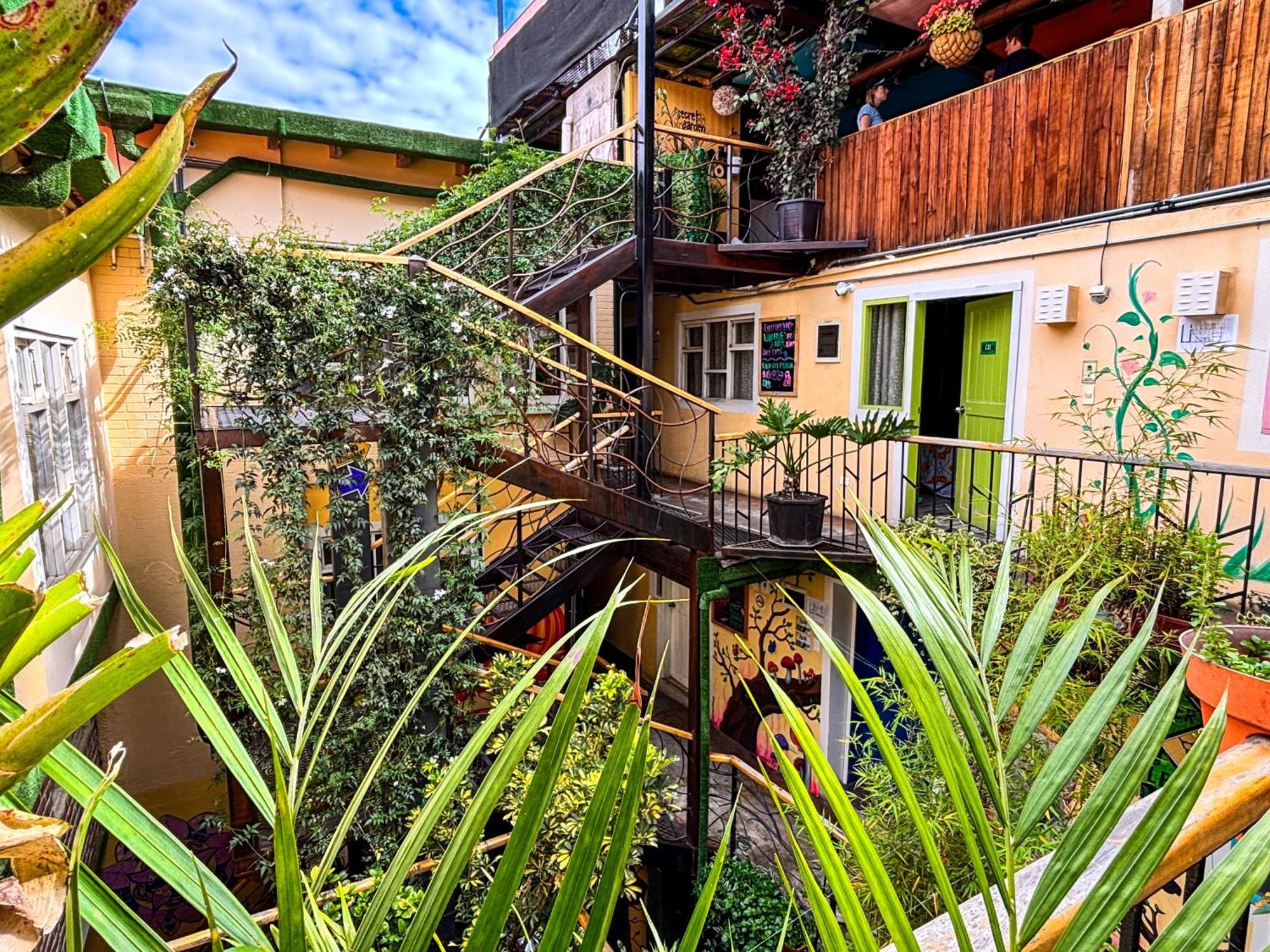 The Secret Garden Hostel Quito Exterior foto